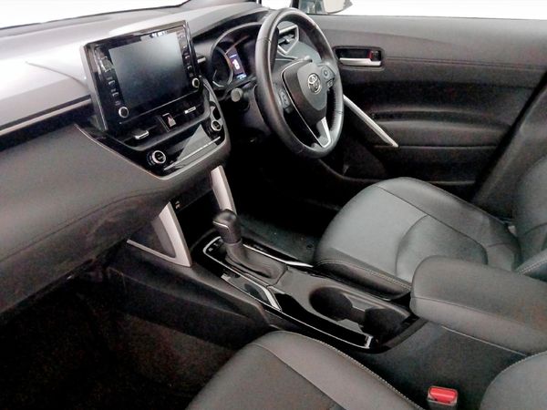 2024-Toyota-Corolla-Cross-18-XS-Hybrid image:6