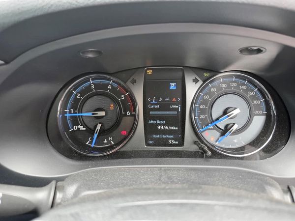 2026-Toyota-Hilux-28-GD-6-RB-Legend-RS-Auto-Double-Cab-mHev image:10