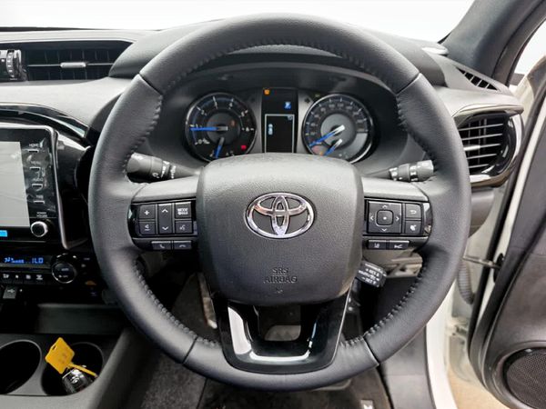 2026-Toyota-Hilux-28-GD-6-RB-Legend-RS-Auto-Double-Cab-mHev image:7