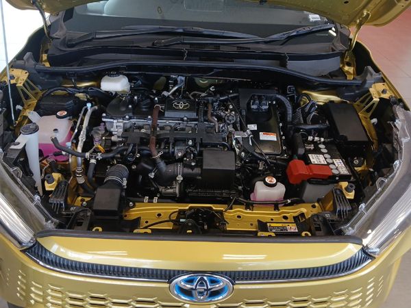 2026-Toyota-Corolla-Cross-18-XS-Hybrid image:8