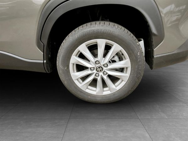 2026-Toyota-Corolla-Cross-18-XS-Hybrid image:17