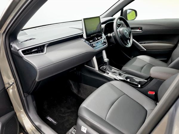 2026-Toyota-Corolla-Cross-18-XS-Hybrid image:6