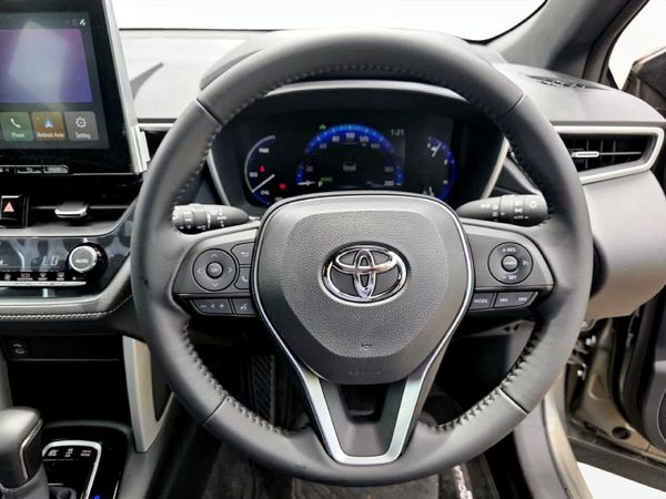 2026-Toyota-Corolla-Cross-18-XS-Hybrid image:7