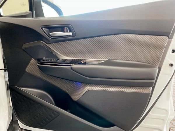 2021-Toyota-C-HR-12T-Luxury-Auto image:22