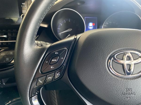 2021-Toyota-C-HR-12T-Luxury-Auto image:8