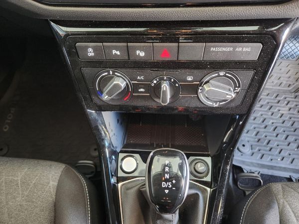 2026-Volkswagen-T-Cross-10-TSI-Life-Auto image:17