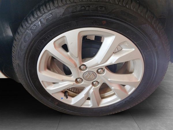 2025-Suzuki-Swift-12-GL image:7