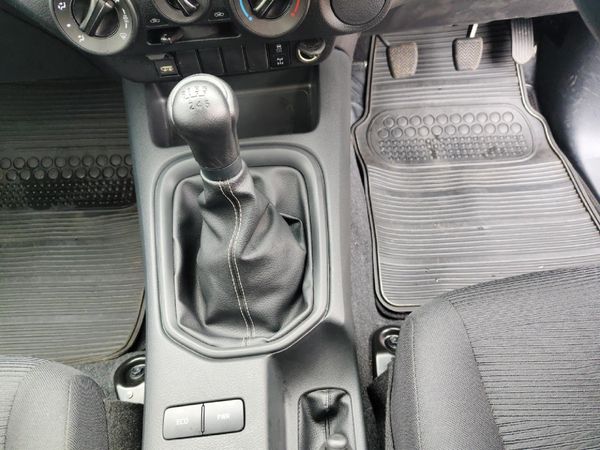 2026-Toyota-Hilux-24-GD-6-Raised-Body-Raider-Single-Cab image:12