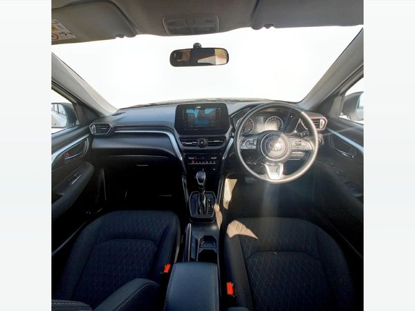 2025-Toyota-Urban-Cruiser-15-XR-Auto image:5