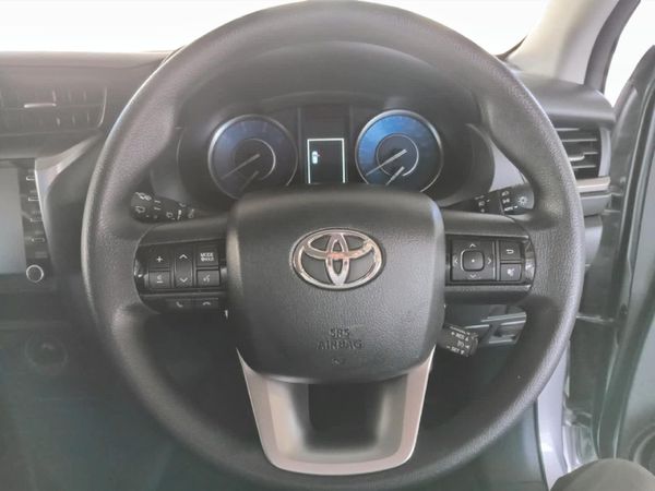 2025-Toyota-Fortuner-24-GD-6-RB-Auto image:7