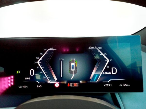 2023-BMW-iX-xDrive50 image:13
