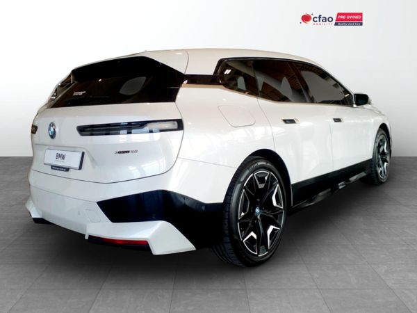 2023-BMW-iX-xDrive50 image:1