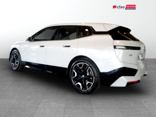 2023-BMW-iX-xDrive50 image:8