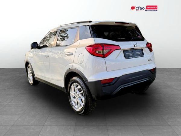 2024-Mahindra-XUV-300-12T-W6 image:2