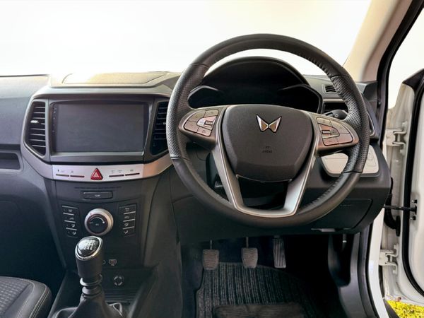 2024-Mahindra-XUV-300-12T-W6 image:7