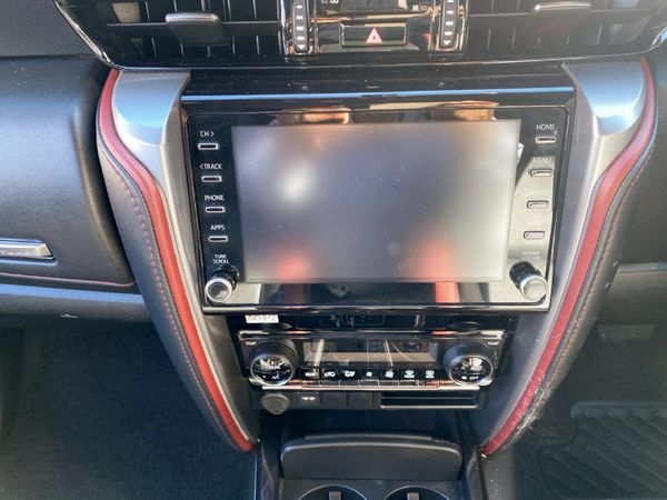 2025-Toyota-Fortuner-28-GD-6-RB-Auto image:10
