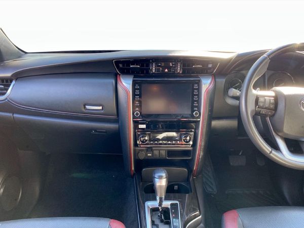 2025-Toyota-Fortuner-28-GD-6-RB-Auto image:11