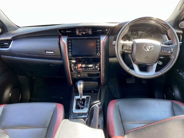 2025-Toyota-Fortuner-28-GD-6-RB-Auto image:5