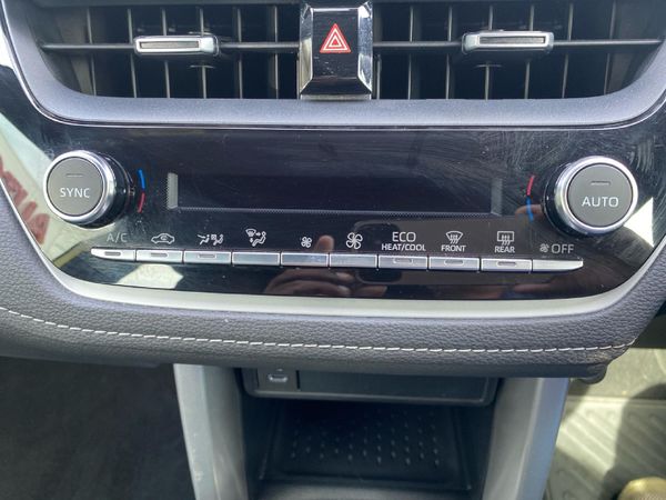 2025-Toyota-Corolla-Cross-18-XS image:12