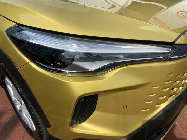 2025-Toyota-Corolla-Cross-18-XS image:17