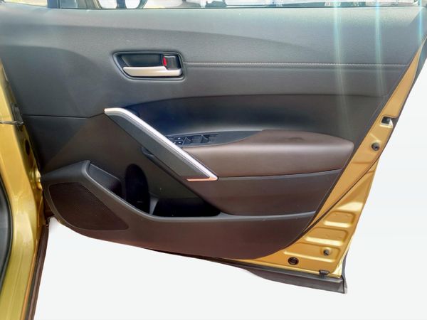 2025-Toyota-Corolla-Cross-18-XS image:19