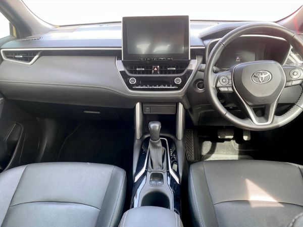 2025-Toyota-Corolla-Cross-18-XS image:5