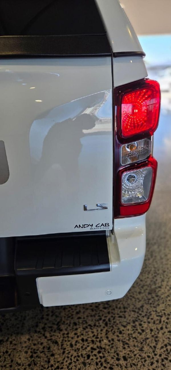 2026-Isuzu-D-Max-19-DDI-HR-LS-Auto-Double-Cab image:7