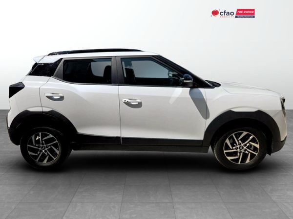 2025-Mahindra-XUV-3XO-12T-AX5-Auto image:1