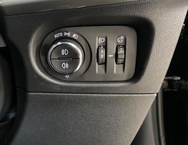 2026-Opel-Mokka-12T-GS-Auto image:17