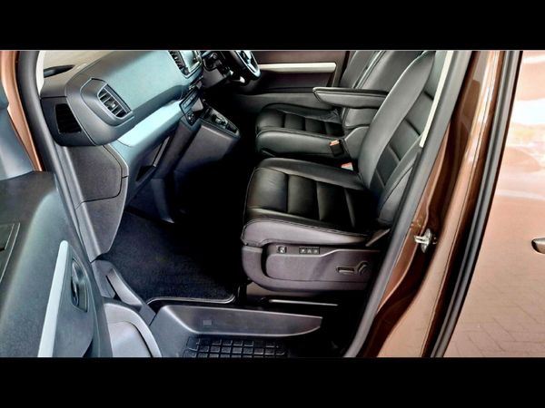 2025-Opel-Zafira-Life-Elegance-20-TD-Auto image:8