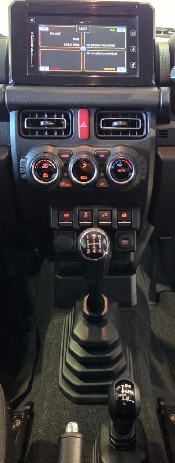 2019-Suzuki-Jimny-15-GLX image:10