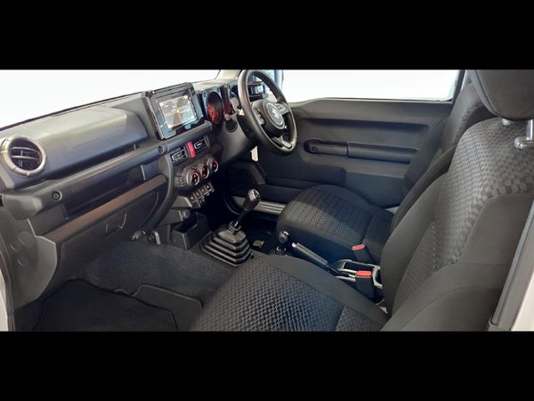 2019-Suzuki-Jimny-15-GLX image:11