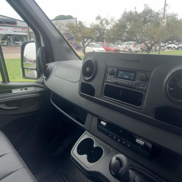 2025-Mercedes-Benz-Sprinter-311-20-CDI-Base-Panel-Van image:14