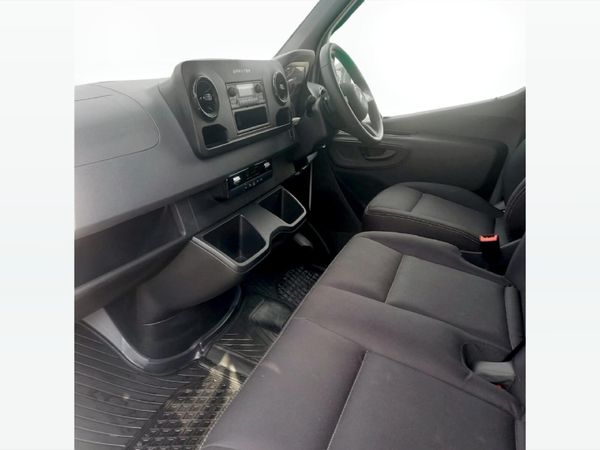 2026-Mercedes-Benz-Sprinter-517-CDI-LWB-Pro-Panel-Van image:16