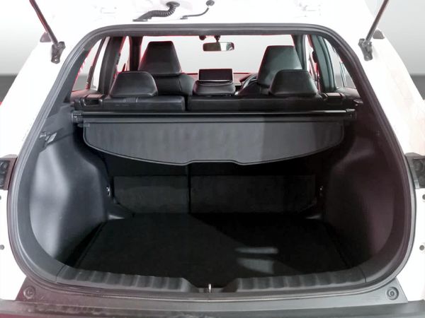 2025-Toyota-Corolla-Cross-18-XS image:9