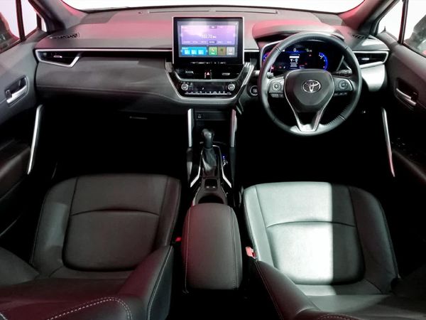 2025-Toyota-Corolla-Cross-18-XS image:5
