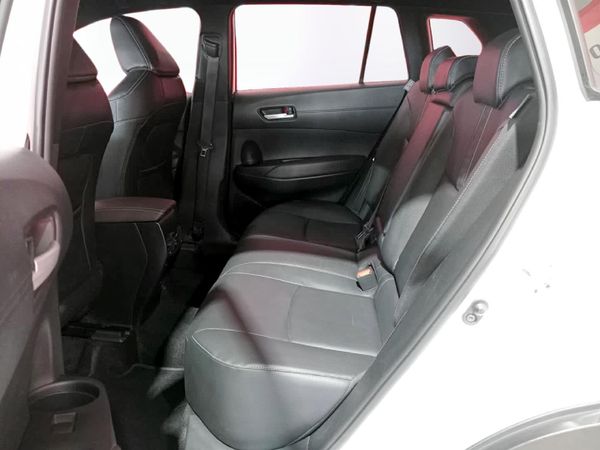 2025-Toyota-Corolla-Cross-18-XS image:8