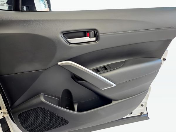 2024-Toyota-Corolla-Cross-18-XS image:16