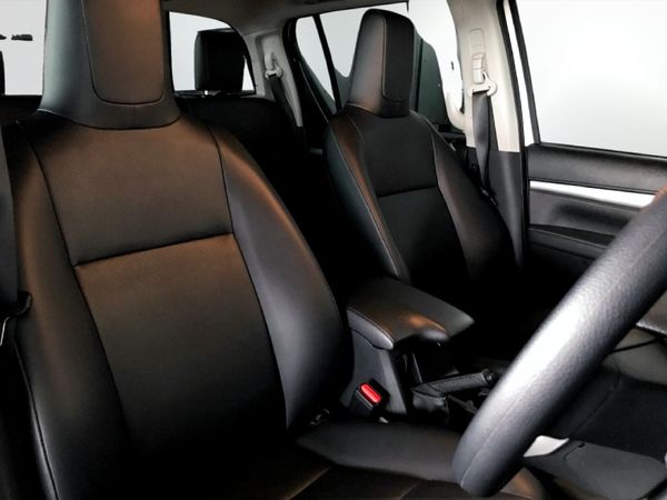 2026-Toyota-Hilux-24-GD-6-SR-4x4-Double-Cab image:17