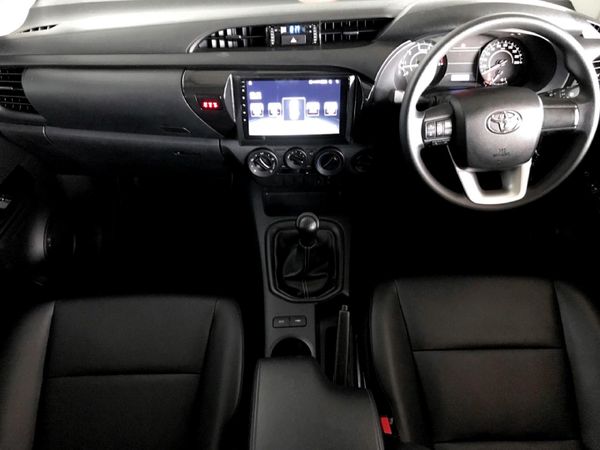 2026-Toyota-Hilux-24-GD-6-SR-4x4-Double-Cab image:5