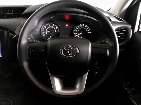 2026-Toyota-Hilux-24-GD-6-SR-4x4-Double-Cab image:7