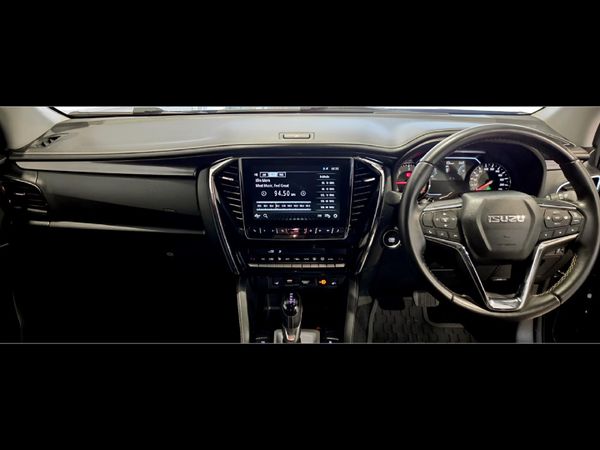 2025-Isuzu-Mu-x-30D-Onyx-4x4-Auto image:9