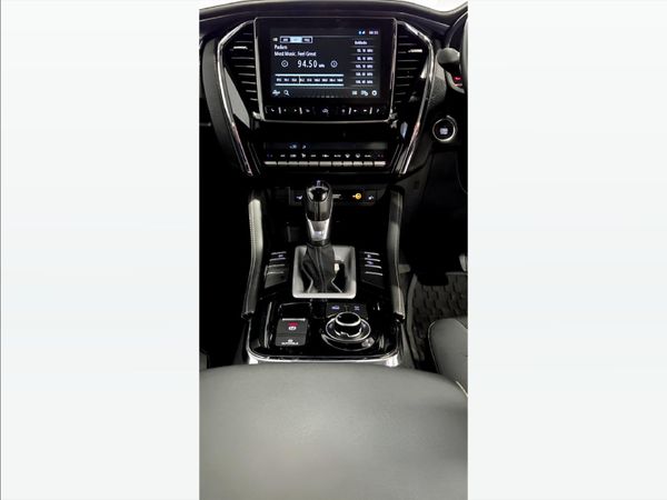 2025-Isuzu-Mu-x-30D-Onyx-4x4-Auto image:11