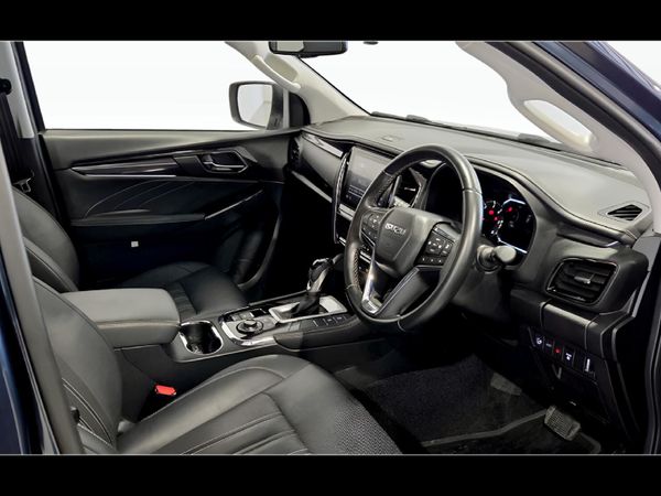 2025-Isuzu-Mu-x-30D-Onyx-4x4-Auto image:14
