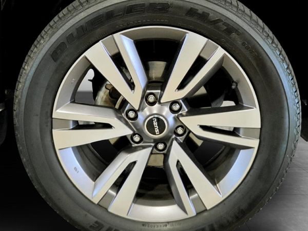 2025-Isuzu-Mu-x-30D-Onyx-4x4-Auto image:8