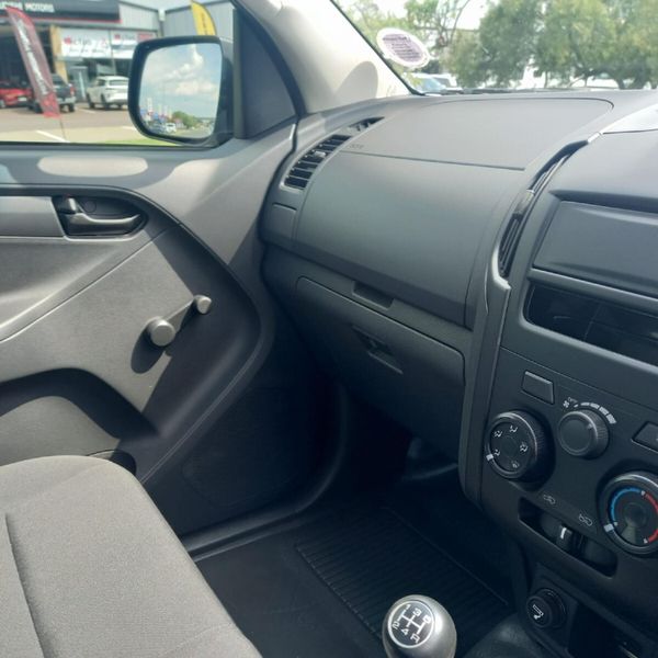 2026-Isuzu-D-Max-250-HO-Fleetside-Safety-Single-Cab image:11