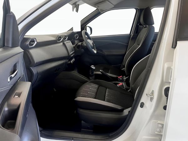 2026-Nissan-Magnite-10-Visia-AMT image:10
