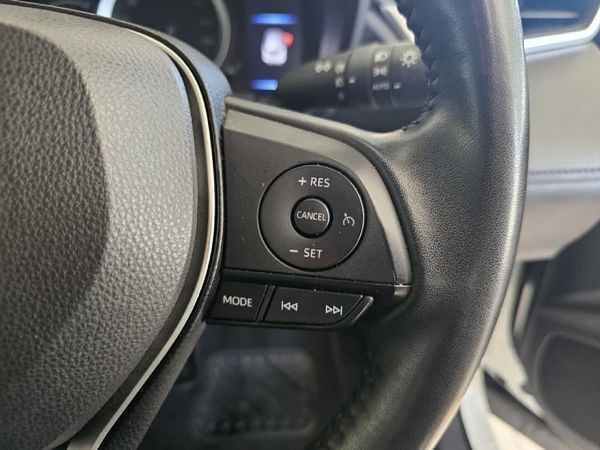 2024-Toyota-Corolla-Cross-18-XS image:9