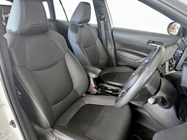 2024-Toyota-Corolla-Cross-18-XS image:14