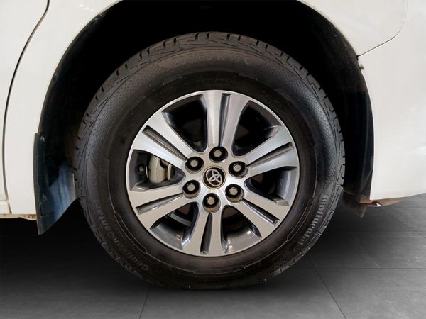 2023-Toyota-Quantum-28-GL-11-seat image:7